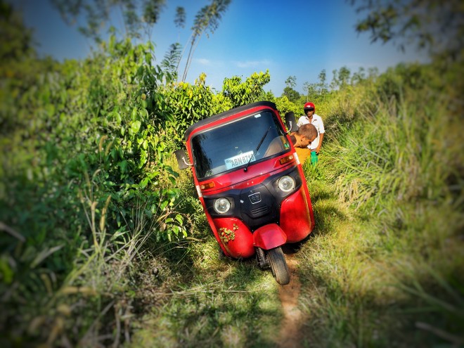 tuktuk sri lanka.jpg